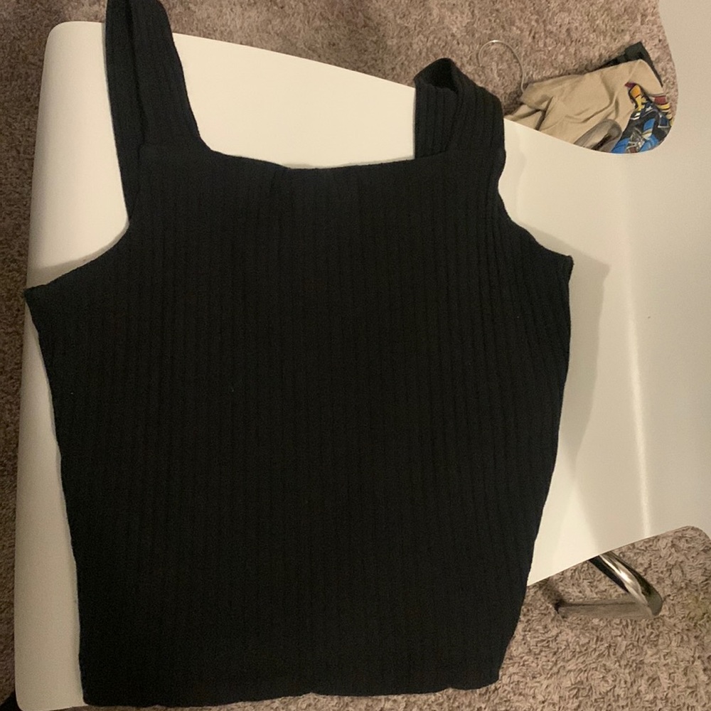 cute solid black ribbed tank top slightly cropped